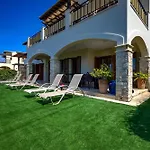 Ground Floor Anthos With Beautiful Sea Views On Aphrodite Hills 아파트 코우클리아