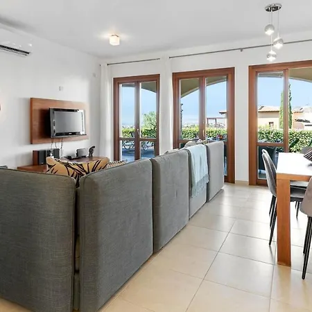 Ground Floor Anthos With Beautiful Sea Views On Aphrodite Hills דירה קוקליה