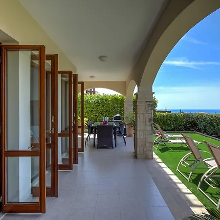 Ground Floor Anthos With Beautiful Sea Views On Aphrodite Hills Daire *