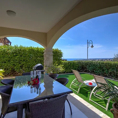 Ground Floor Anthos With Beautiful Sea Views On Aphrodite Hills 코우클리아